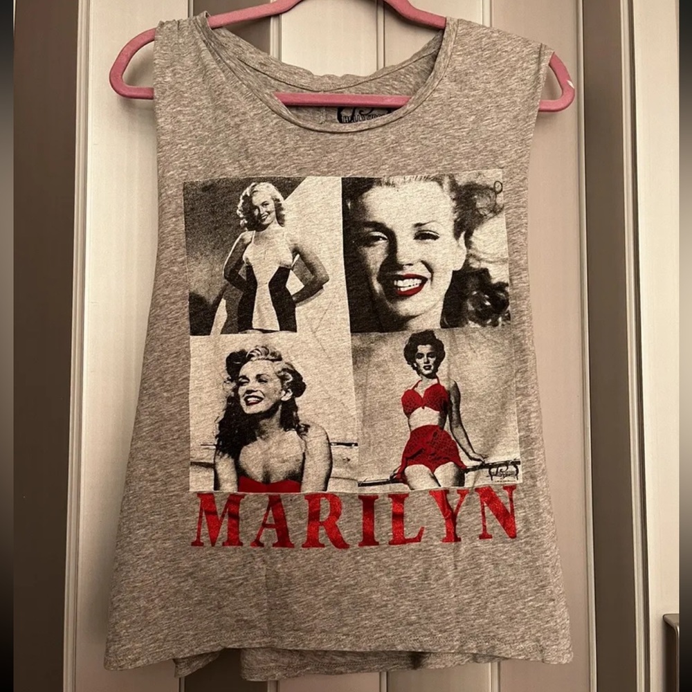 Marilyn Monroe Graphic Tee Size L